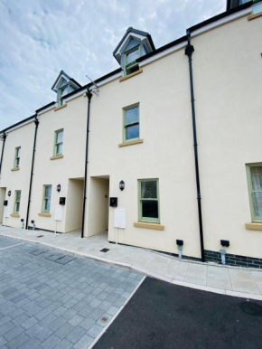*Luxurious Beach House* Chesil Beach. Sleeps 6
